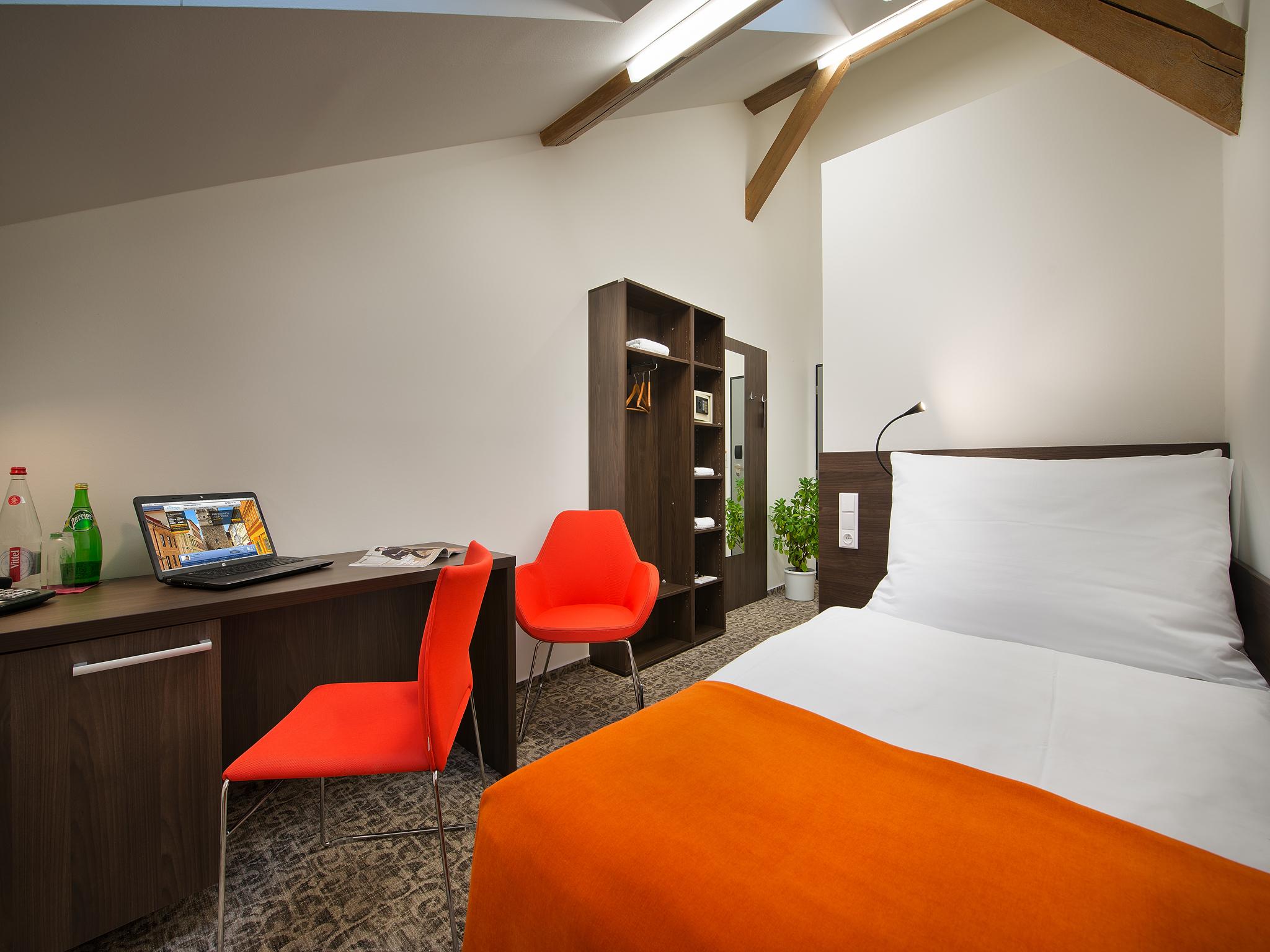 Ea Business Hotel Jihlava Exterior photo
