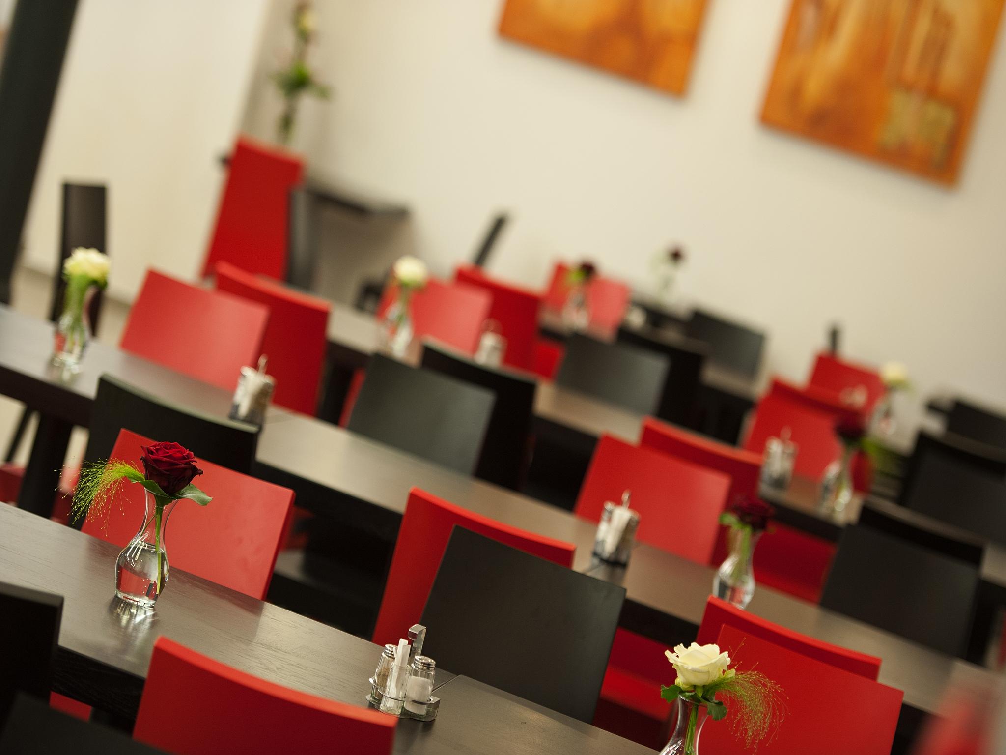Ea Business Hotel Jihlava Exterior photo