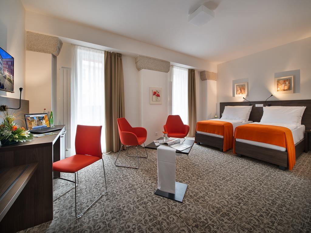 Ea Business Hotel Jihlava Room photo
